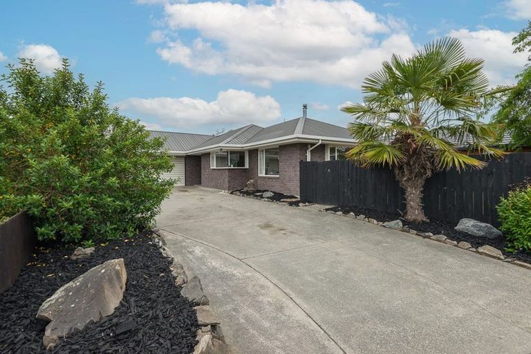 Photo of property in 8 Fieldmoor Place, Parklands, Christchurch, 8083