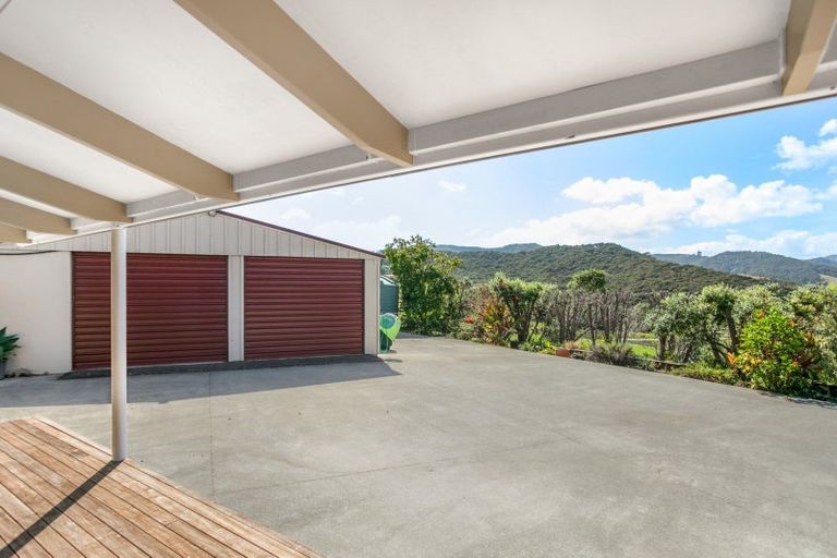 Photo of property in 215 Kempthorne Road, Russell, 0272