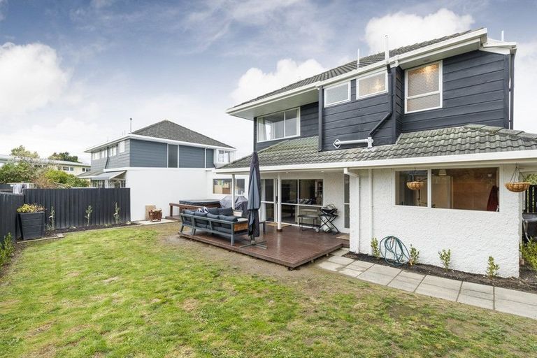 Photo of property in 23b Pahiatua Street, Hokowhitu, Palmerston North, 4410