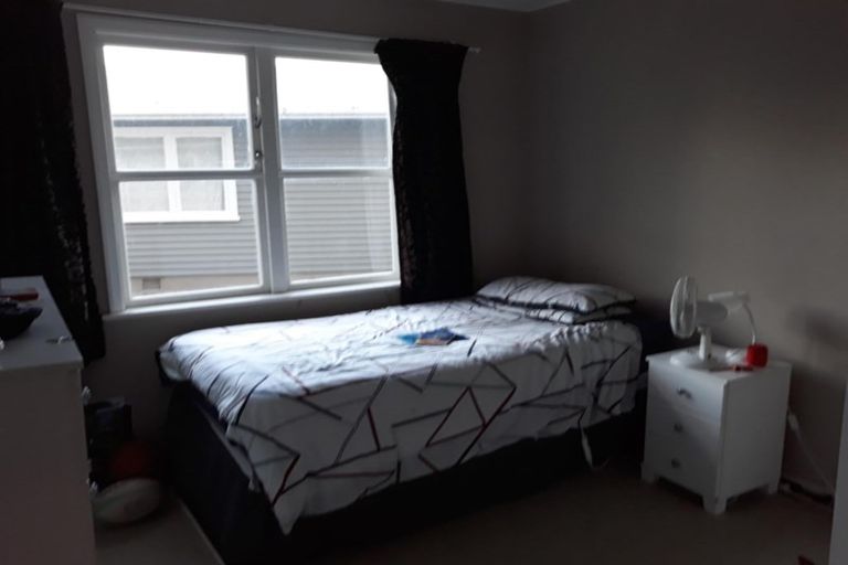 Photo of property in 38 Catlins Crescent, Milson, Palmerston North, 4414