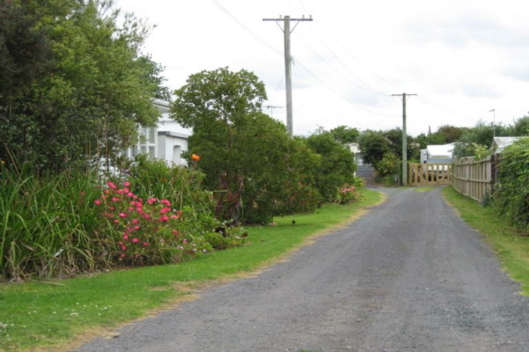 Photo of property in 25 Sullivan Avenue, Mangere Bridge, Auckland, 2022