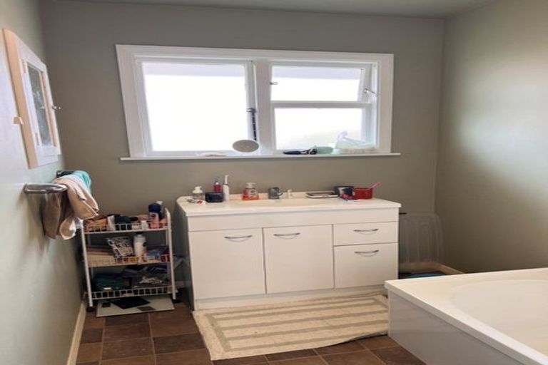 Photo of property in 2/16a Maidstone Road, Ilam, Christchurch, 8041