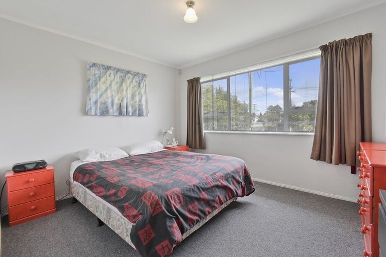 Photo of property in 2 Valentine Street, Papakura, 2110