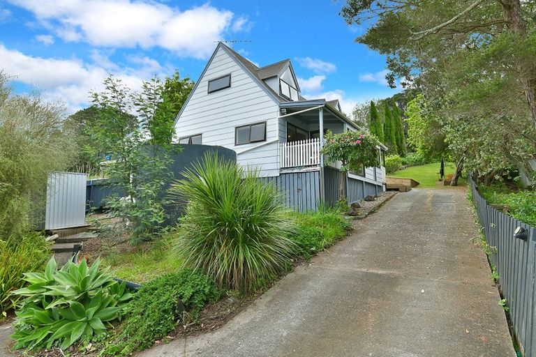 Photo of property in 10 Elliston Crescent, Stanmore Bay, Whangaparaoa, 0932