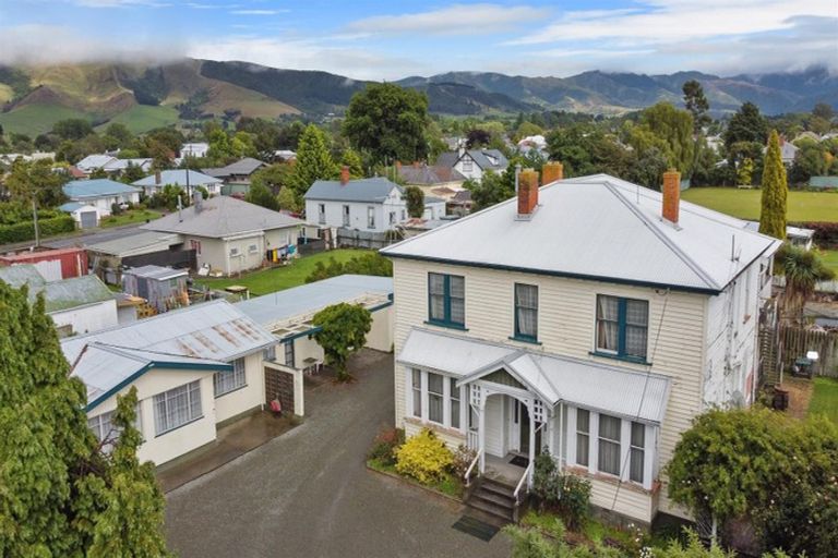 Photo of property in 100 Shearman Street, Waimate, 7924