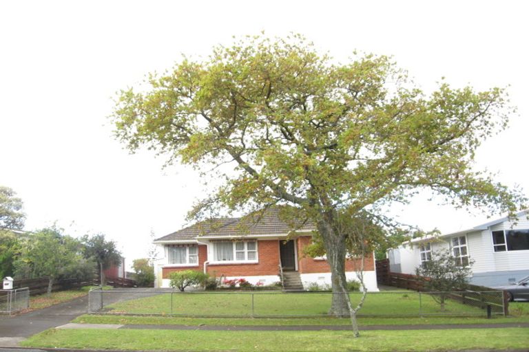 Photo of property in 100 Gossamer Drive, Pakuranga Heights, Auckland, 2010