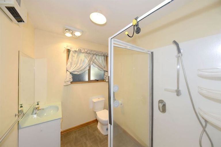 Photo of property in 52 Blue Gum Place, New Brighton, Christchurch, 8083