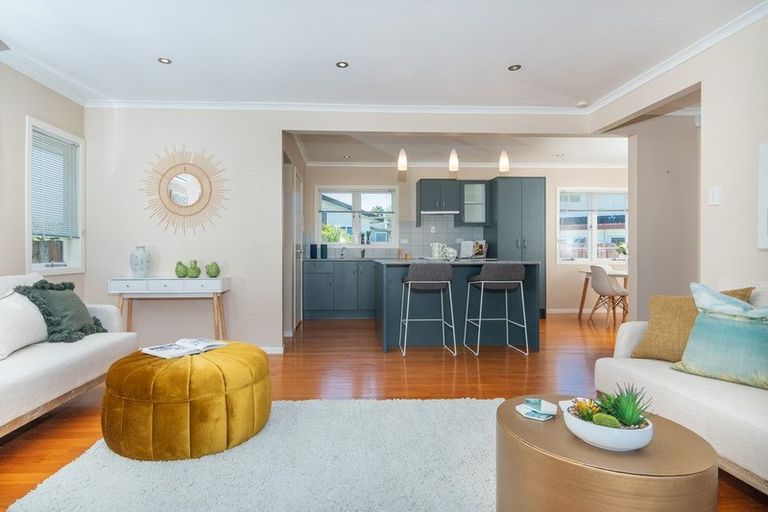 Photo of property in 47 Hereford Street, Te Atatu Peninsula, Auckland, 0610