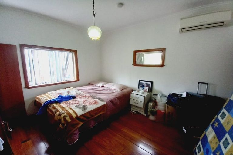 Photo of property in 137 Seabrook Avenue, New Lynn, Auckland, 0600