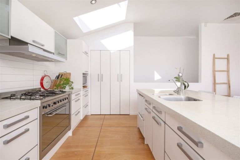 Photo of property in 351 Bucklands Beach Road, Bucklands Beach, Auckland, 2012