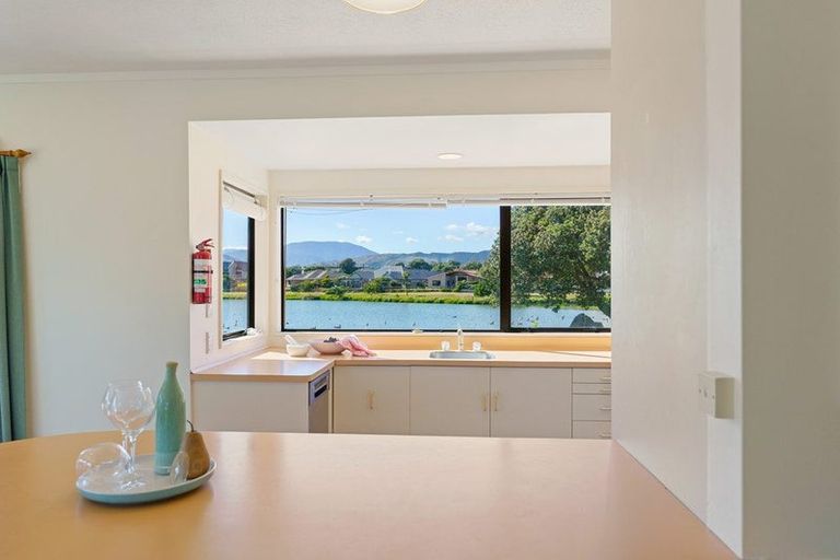 Photo of property in 172 Tutere Street, Waikanae Beach, Waikanae, 5036
