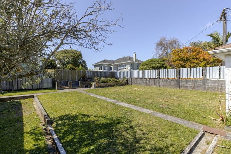Photo of property in 25 Waimea Street, Westown, New Plymouth, 4310