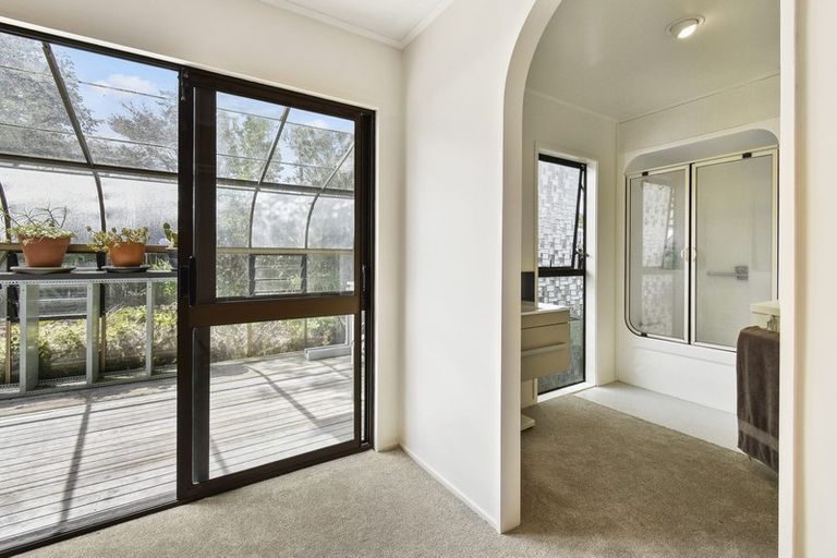 Photo of property in 2 Paulownia Place, Totara Heights, Auckland, 2105