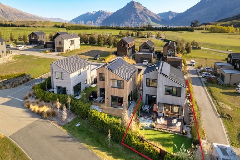 Photo of property in 6 Soudley Court, Jacks Point, Queenstown, 9371
