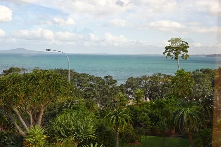 Photo of property in 886 Whangaparaoa Road, Manly, Whangaparaoa, 0930