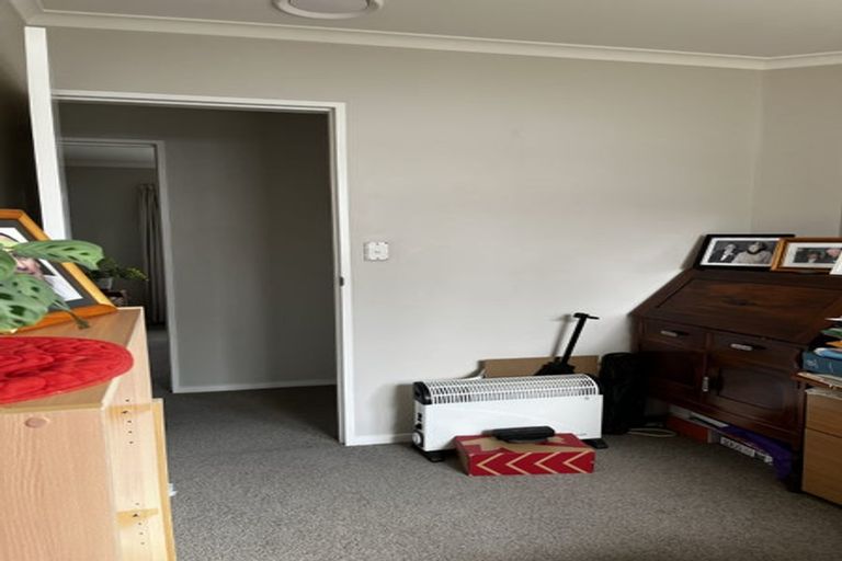 Photo of property in 32 Somerset Crescent, Highbury, Palmerston North, 4412