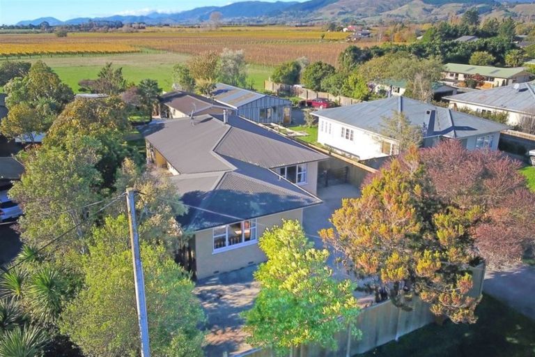 Photo of property in 60 Waimea West Road, Brightwater, 7022