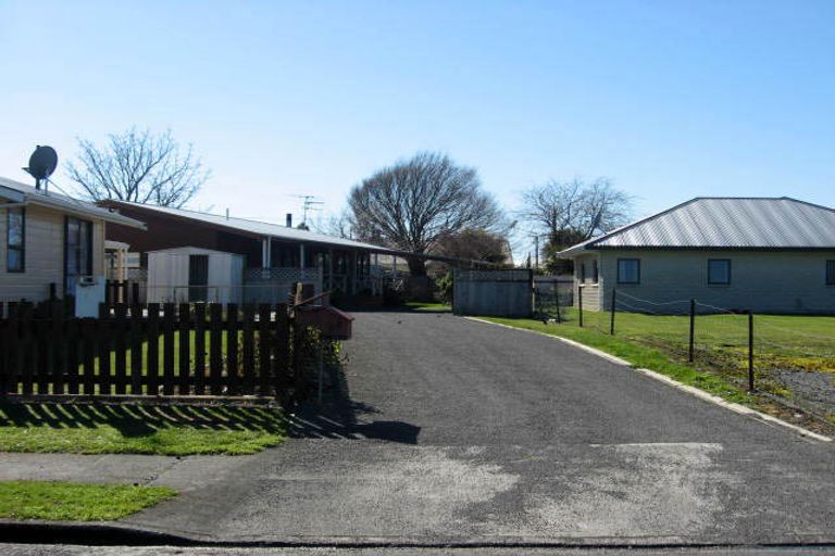 Photo of property in 9 Seddon Street, Carterton, 5713