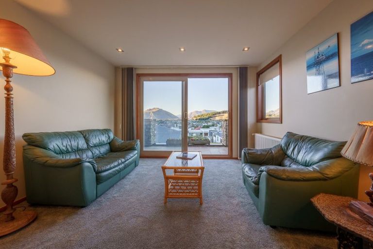 Photo of property in 86 Kings Drive, Wanaka, 9305