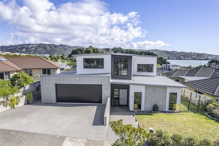 Photo of property in 4 The Fjord, Aotea, Porirua, 5024