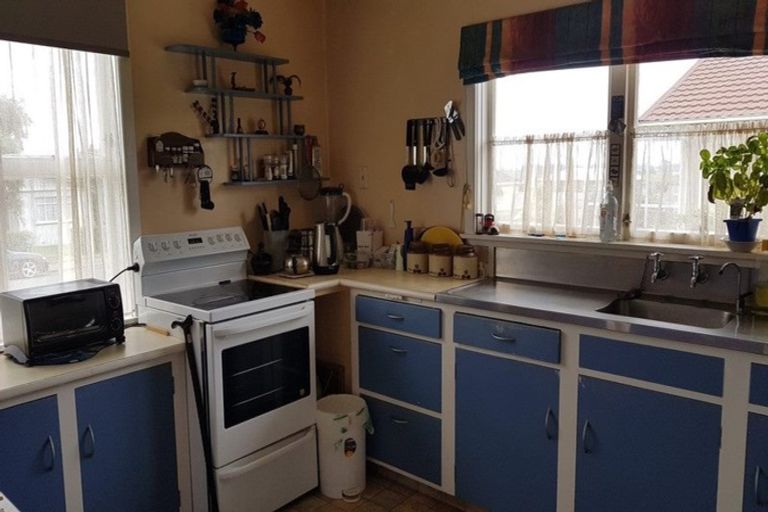 Photo of property in 9 Oxford Street, Waimate, 7924