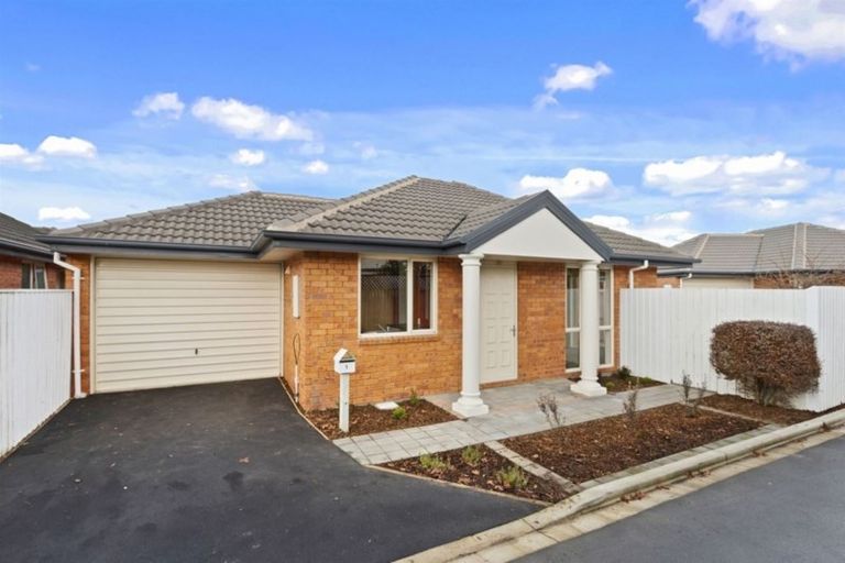 Photo of property in 1 Fleur Lane, Burwood, Christchurch, 8083