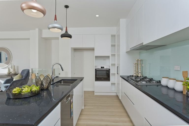 Photo of property in 12 Moki Place, Long Bay, Auckland, 0630