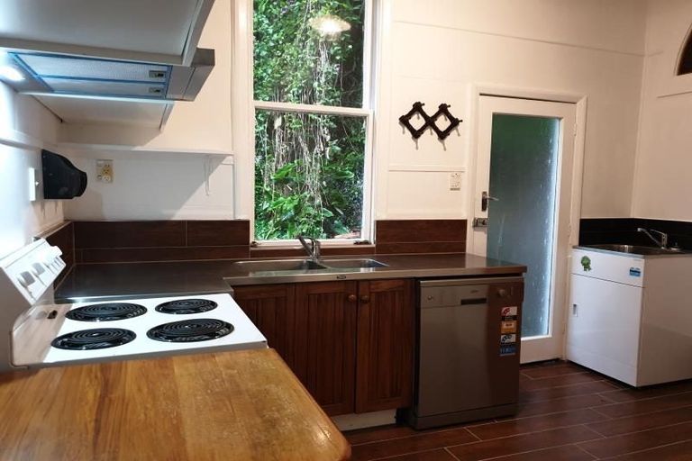 Photo of property in 119 Glenmore Street, Kelburn, Wellington, 6012