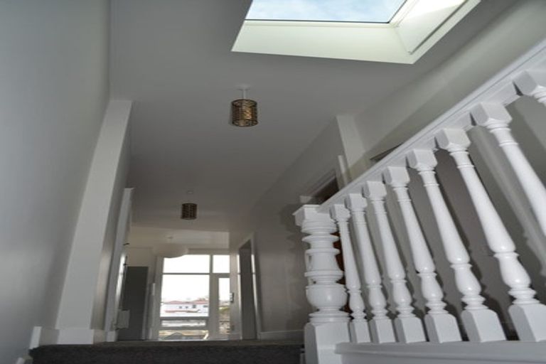 Photo of property in 29 Queen Street, Mount Victoria, Wellington, 6011