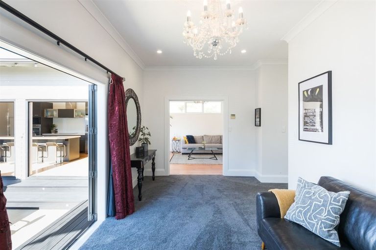 Photo of property in 47 Rangitane Street, Palmerston North, 4414