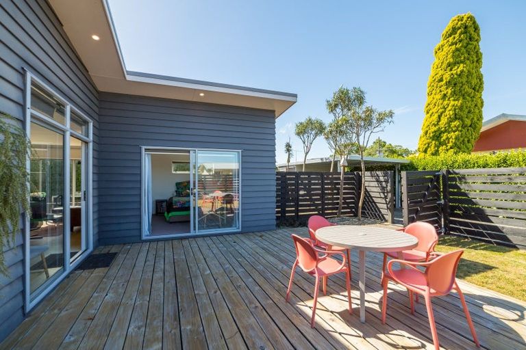 Photo of property in 43 Sackville Street, Martinborough, 5711