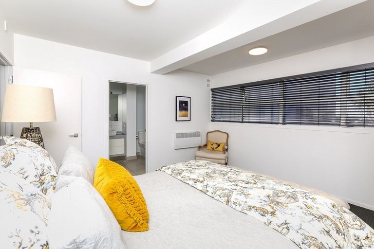 Photo of property in 147a Molesworth Street, New Plymouth, 4312