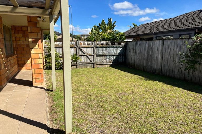 Photo of property in 18 Bellshill Close, Wattle Downs, Auckland, 2103