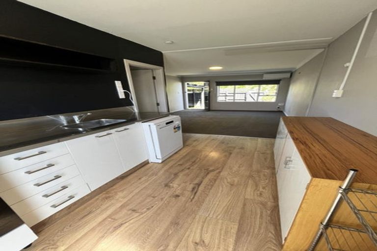 Photo of property in 2/22 Cadogan Street, Sydenham, Christchurch, 8023