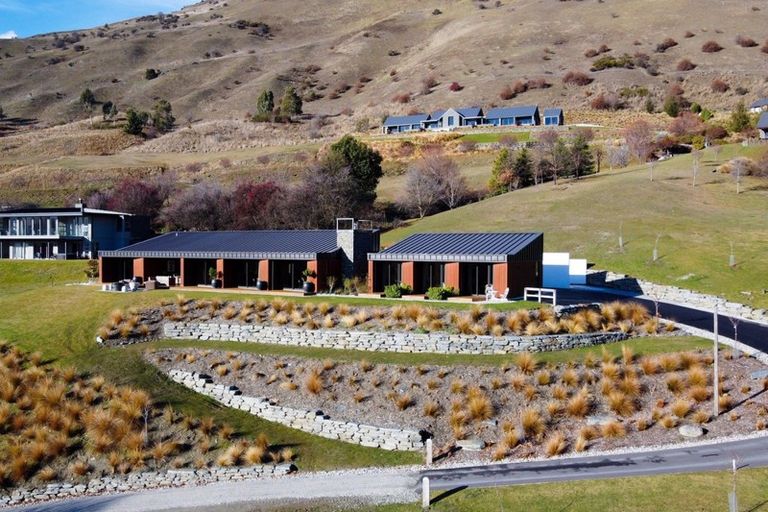 Photo of property in 6 Hayes View Lane, Lake Hayes, Queenstown, 9371
