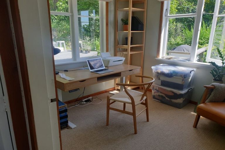 Photo of property in 7 Kingston Heights Road, Kingston, Wellington, 6021