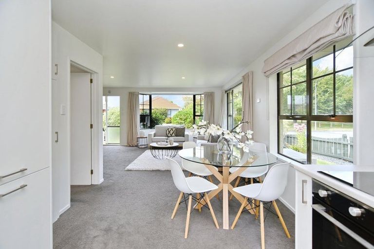 Photo of property in 1/20 Montclare Avenue, Ilam, Christchurch, 8041