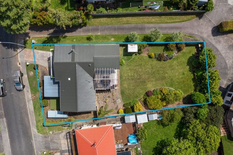Photo of property in 27 Valley View Road, Glenfield, Auckland, 0629