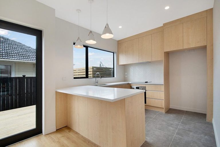 Photo of property in 7b Poto Street, Te Atatu South, Auckland, 0610