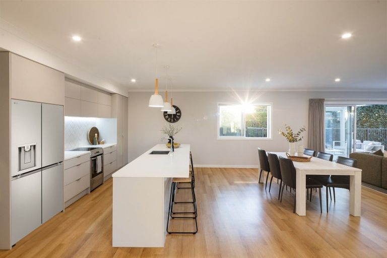 Photo of property in 82 Grey Street, Cambridge, 3434