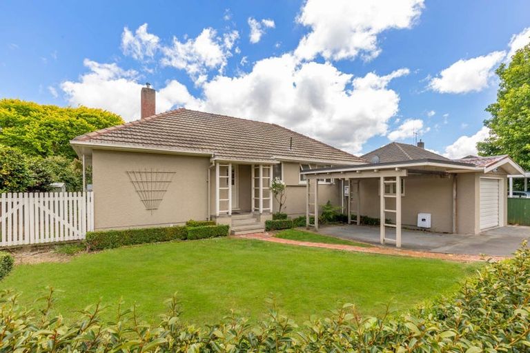 Photo of property in 21 Parata Street, Hokowhitu, Palmerston North, 4410