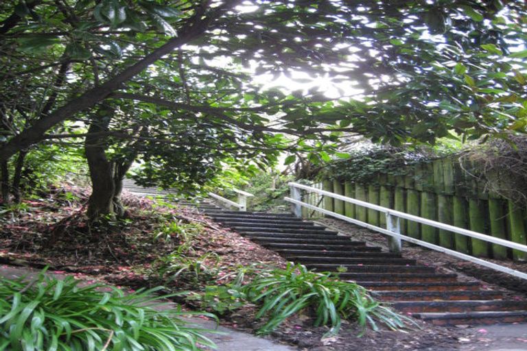 Photo of property in 203 Glenmore Street, Kelburn, Wellington, 6012