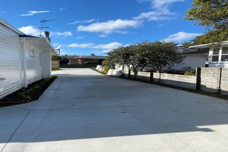 Photo of property in 4 Gill Avenue, Te Atatu Peninsula, Auckland, 0610