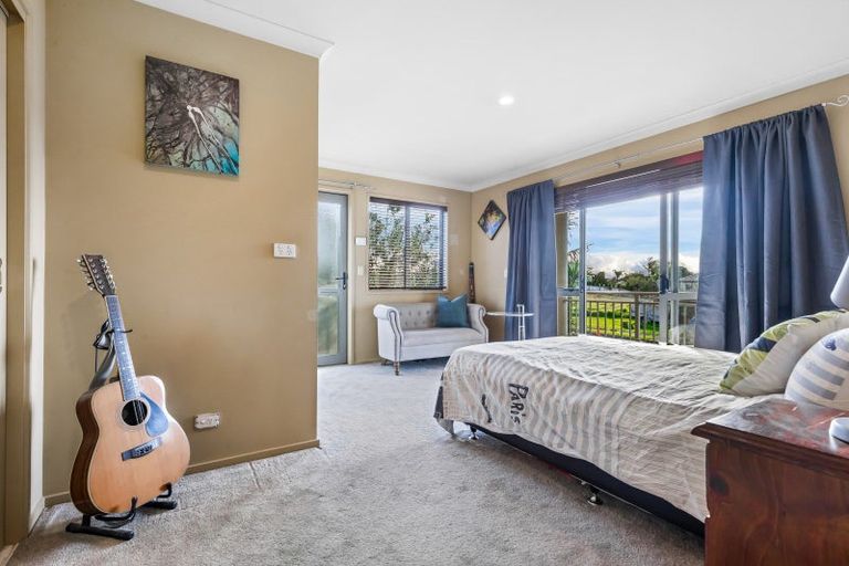 Photo of property in 67 Harbour View Road, Te Atatu Peninsula, Auckland, 0610