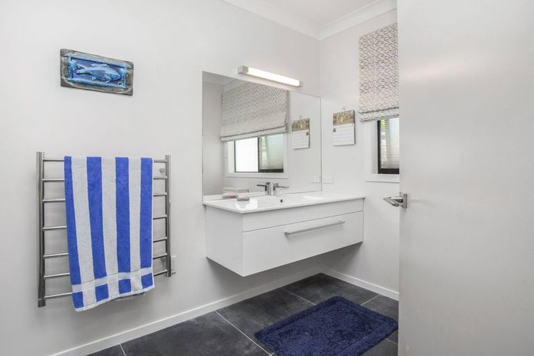Photo of property in 12 Optimist Way, Whitby, Porirua, 5024