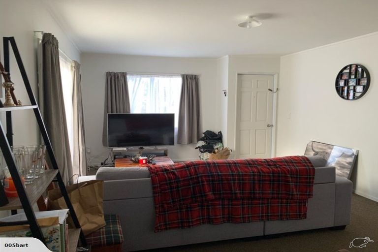 Photo of property in 7/24 Eastglen Road, Glen Eden, Auckland, 0602