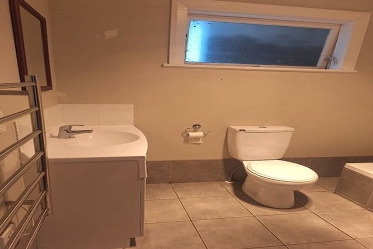 Photo of property in 221 Ohiro Road, Brooklyn, Wellington, 6021