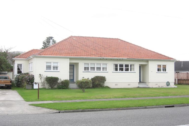 Photo of property in 70 Oxford Terrace, Epuni, Lower Hutt, 5011