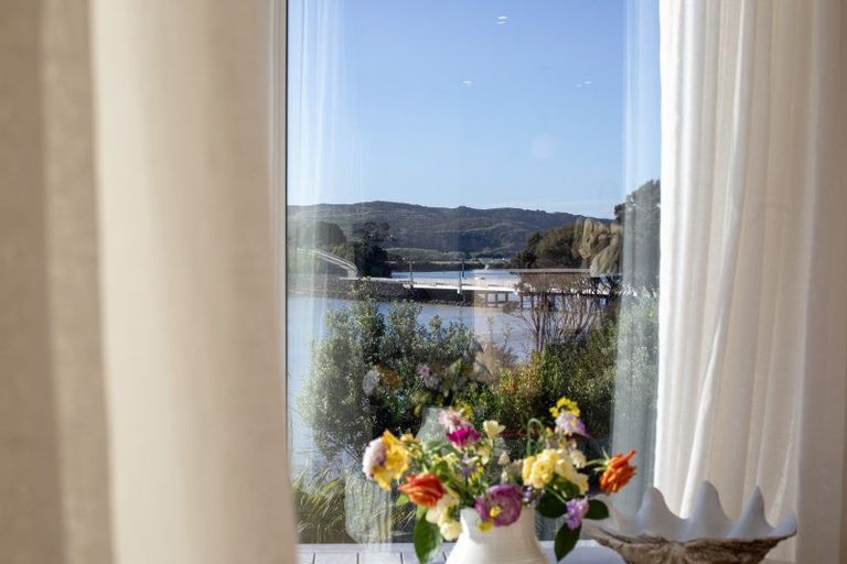 Photo of property in 16 Rangitahi Road, Raglan, 3225