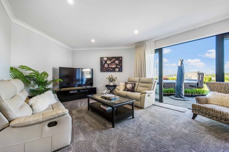 Photo of property in 22 Grace James Road, Pukekohe, 2120